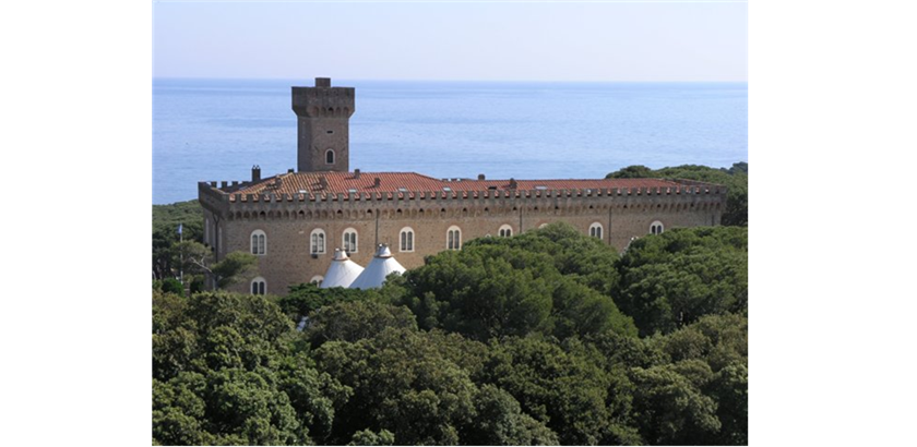 Vacanze al Mare di Castiglioncello: Nel Castello Pasquini vengono offerti corsi di lingua italiana.